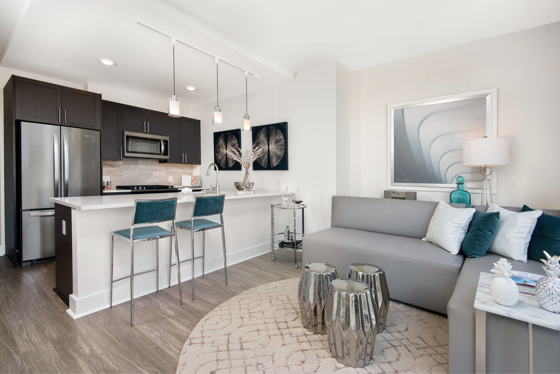 Downtown Milwaukee Apartment Pictures 7SEVENTY7 Apartment Photo Gallery