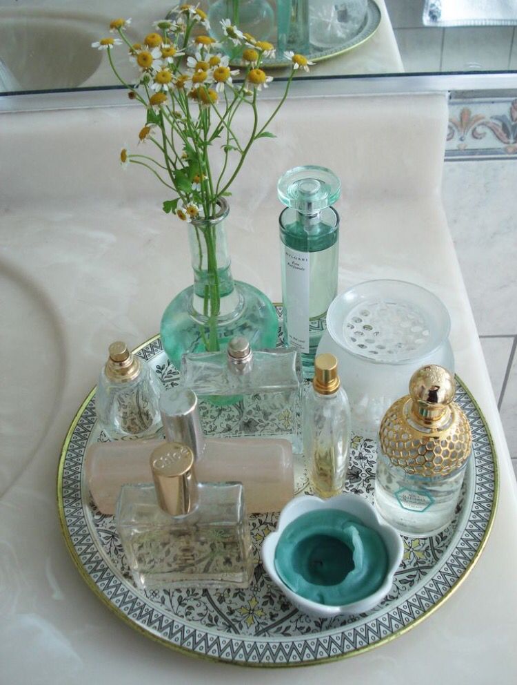 How to Display Perfume Bottles and Make Them a Part of Interior Design