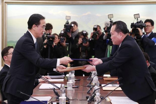 North Korea, South Korea agree to hold military talks, issue joint