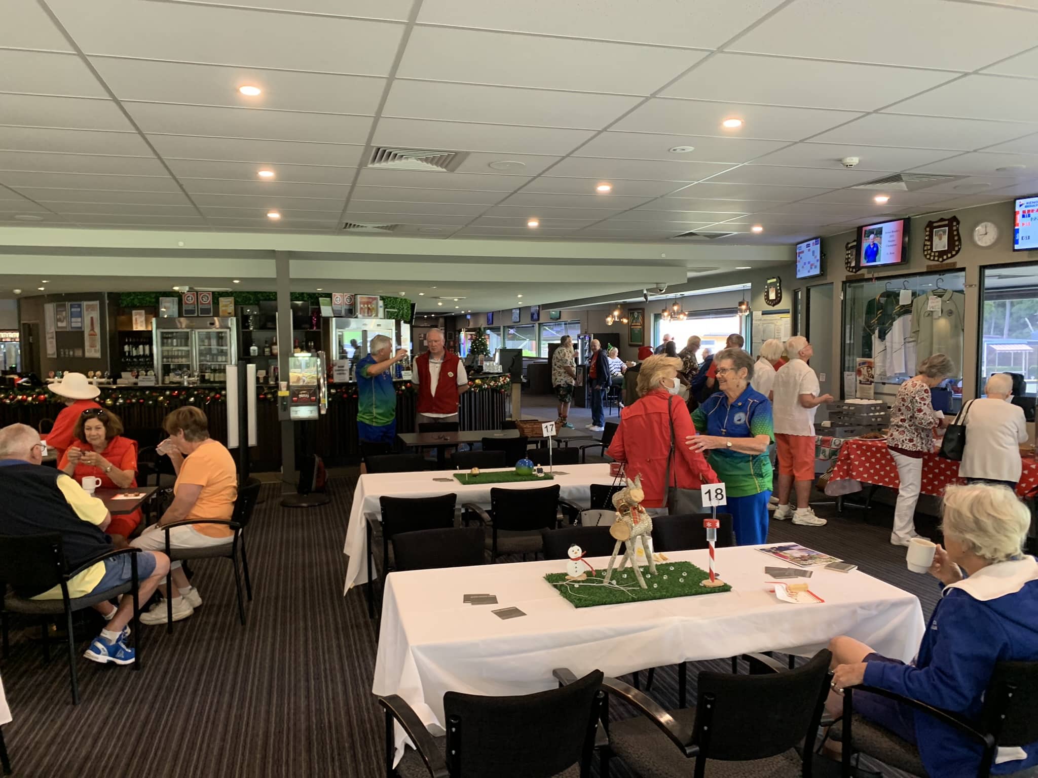 Avoca Beach Bowls Club celebrates Ladies’ 60th Anniversary Living