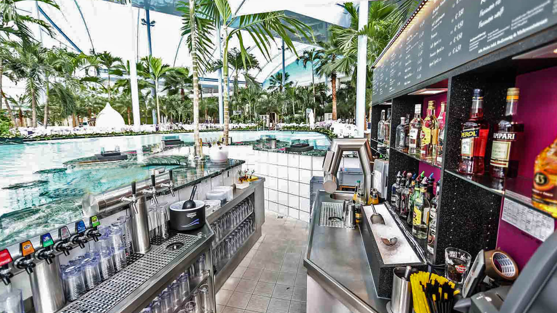 In der thermen & badewelt sinsheim genießen sie im tropischen palmenparadies und der exklusiven vitaltherme & sauna wellnessfeeling pur. Livinggarden Restaurant Badewelt Sinsheim Frooters Smoothie Bar