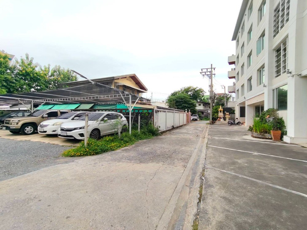 Beautiful plot of land 151 sq.w., already filled, good location, next