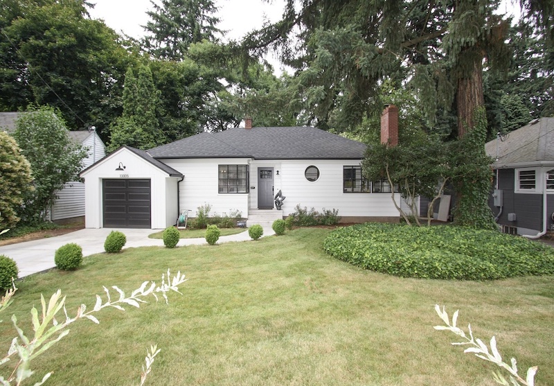 Just Sold! Merry Moments in Maywood Park Living Room Realty