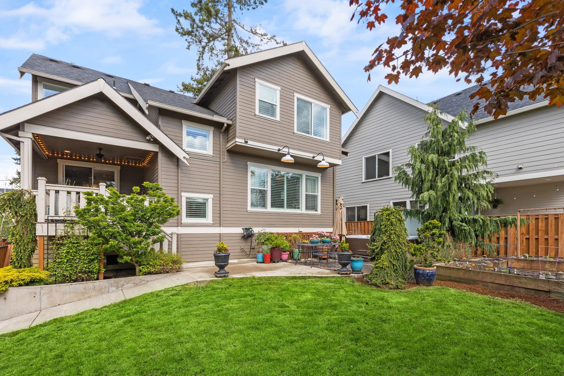 Just Sold Multnomah Village Contemporary Living Room Realty