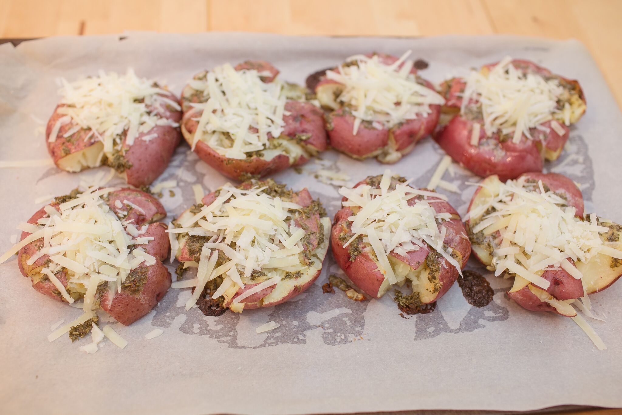 Smashed Pecorino Romano Potatoes⎢Hearty Side Dishes for Dinner