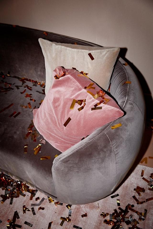 Jotex Sammetspuff JOTEX LEVERERAR