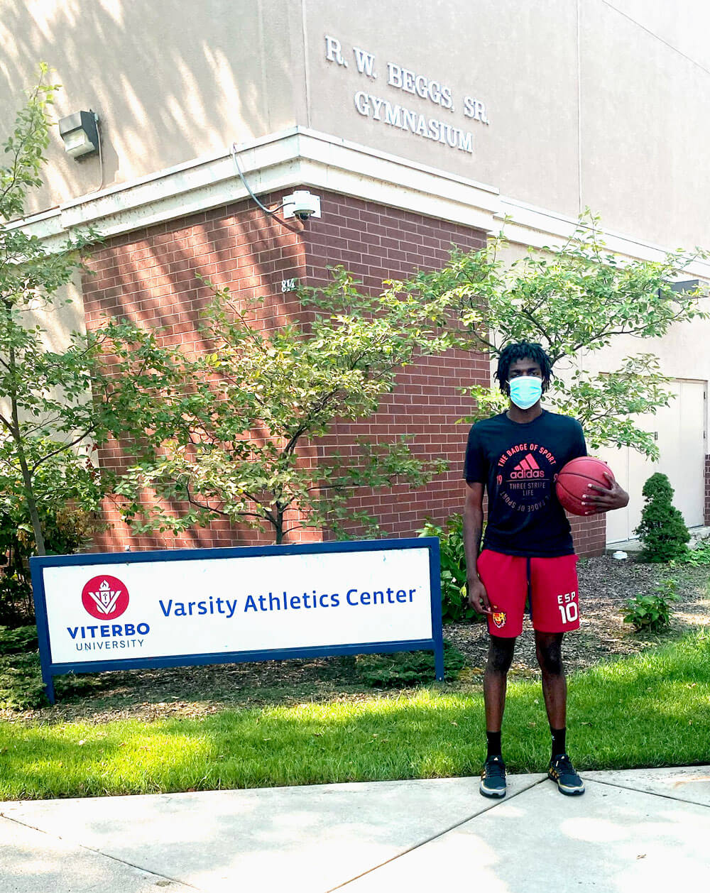 Deandre White Land of Lincoln Goodwill Industries, Inc.