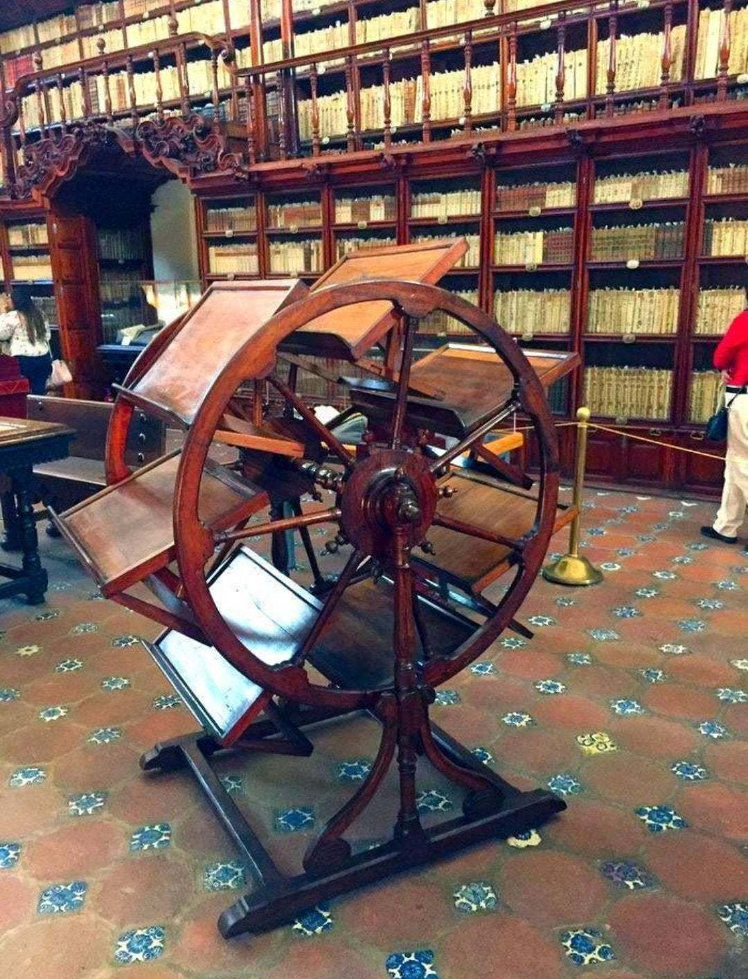 Wooden Reading Wheel (Medieval Tabbed Browser) Lloyd's Blog