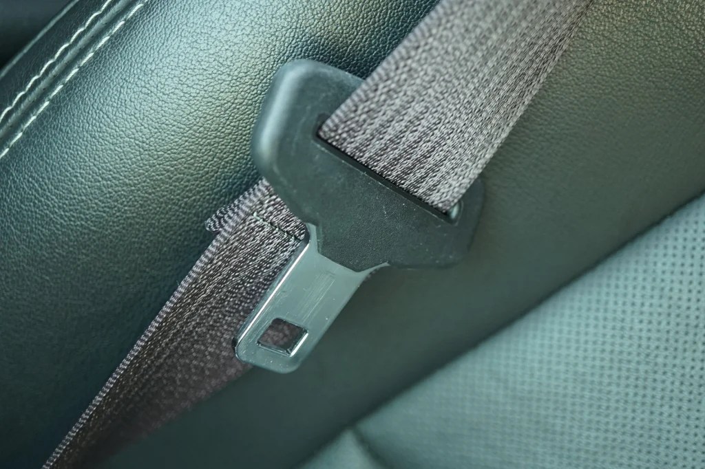 How to Fix a Seat Belt Retractor