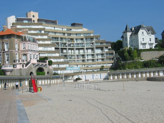 La Crevette Plage de Dinard, vue de mer