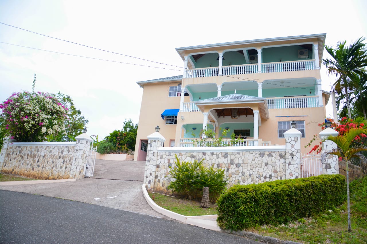 Ocean Ridge Estate. St Mary, Jamaica LocatorZONE