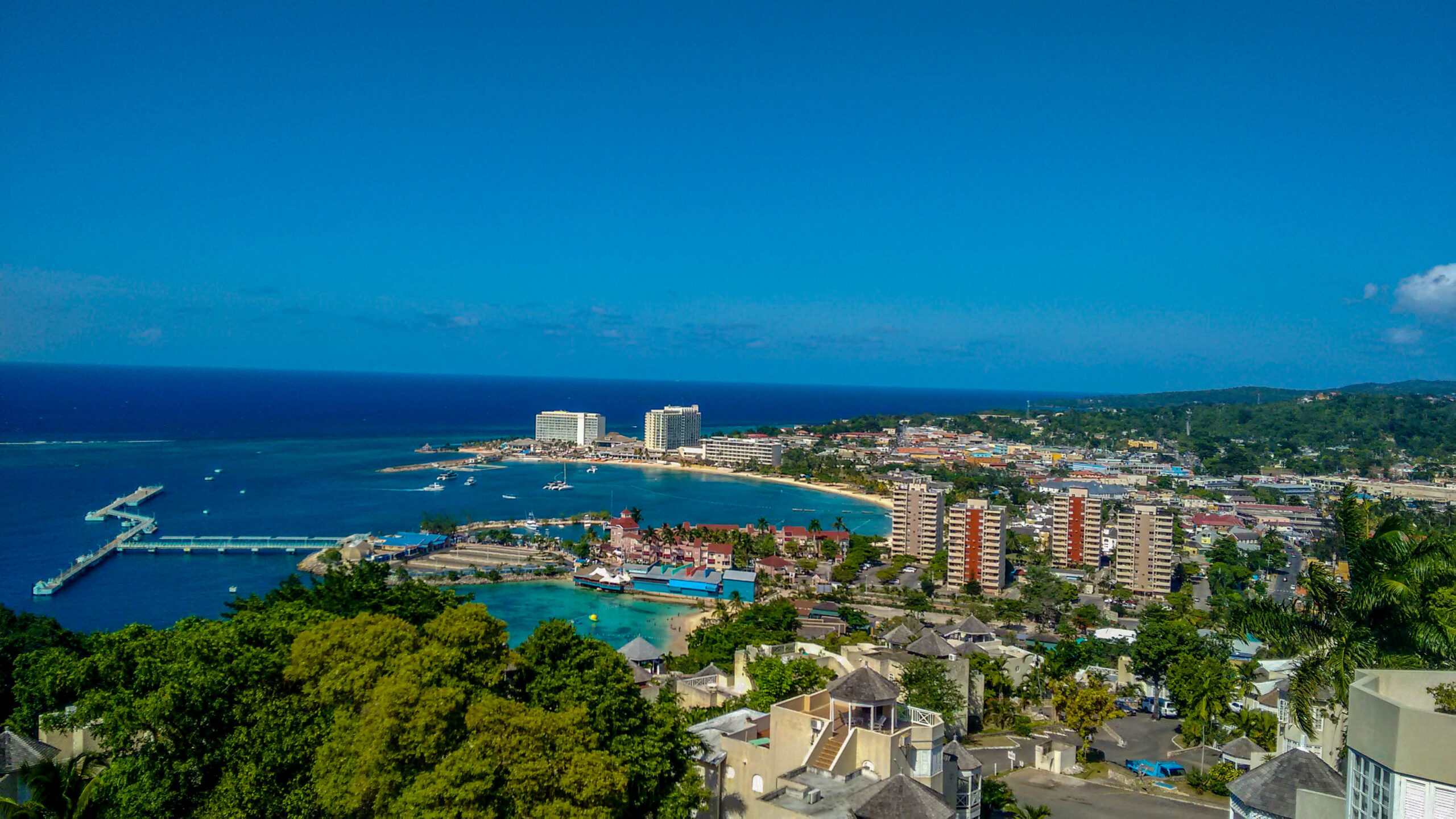 TWO BEDROOM/TWO BATH COLUMBUS HEIGHTS CONDO. OCHO RIOS, JAMAICA
