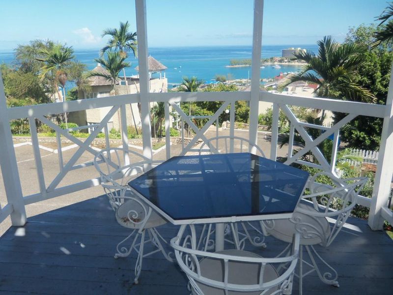 TWO BEDROOM/TWO BATH COLUMBUS HEIGHTS CONDO. OCHO RIOS, JAMAICA