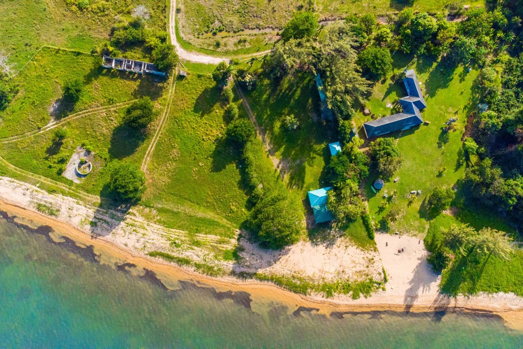 1 ACRE BEACHFRONT PROPERTY, LAUGHLANDS SAINT ANN JAMAICA LocatorZONE