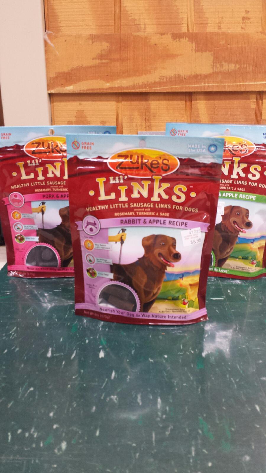 Zuke's Lil' Links Lochte Feed & General Store