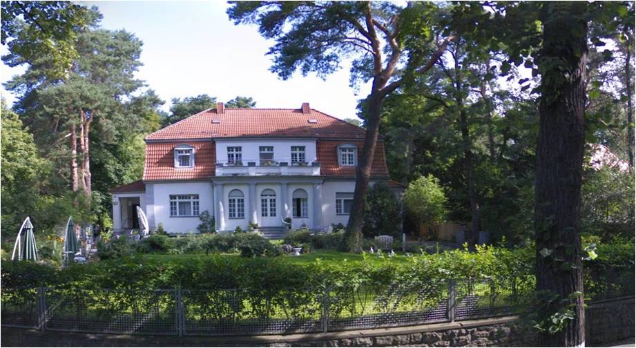 BERLIN Zehlendorf AltbauVilla am Mexikoplatz loftandmore