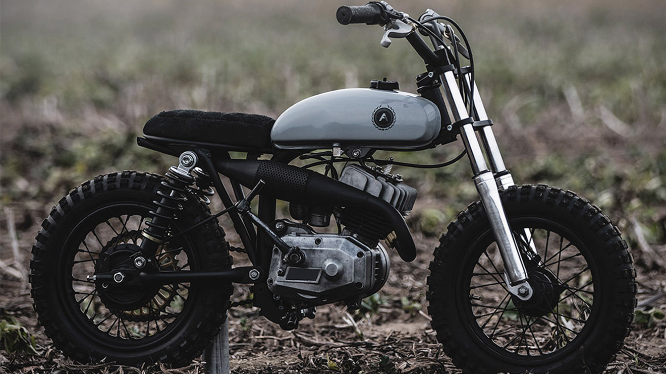 Retro tasarımıyla yetişkinleri kıskandıran mini motosiklet Auto