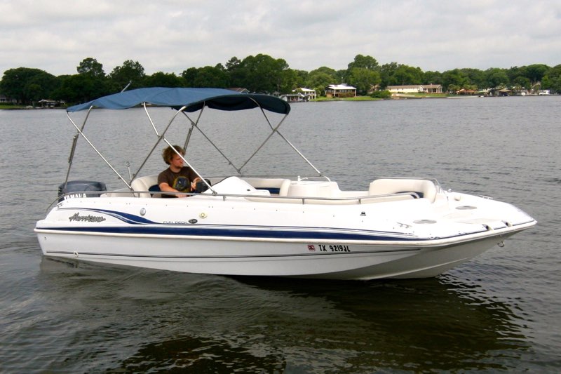 20' Hurricane Deck Boat 150hp Lone Star Marina