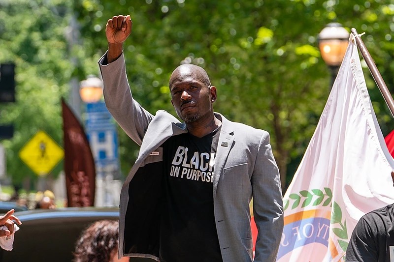 mayor accused of breaking into lake house, held at gunpoint Long Island, NY