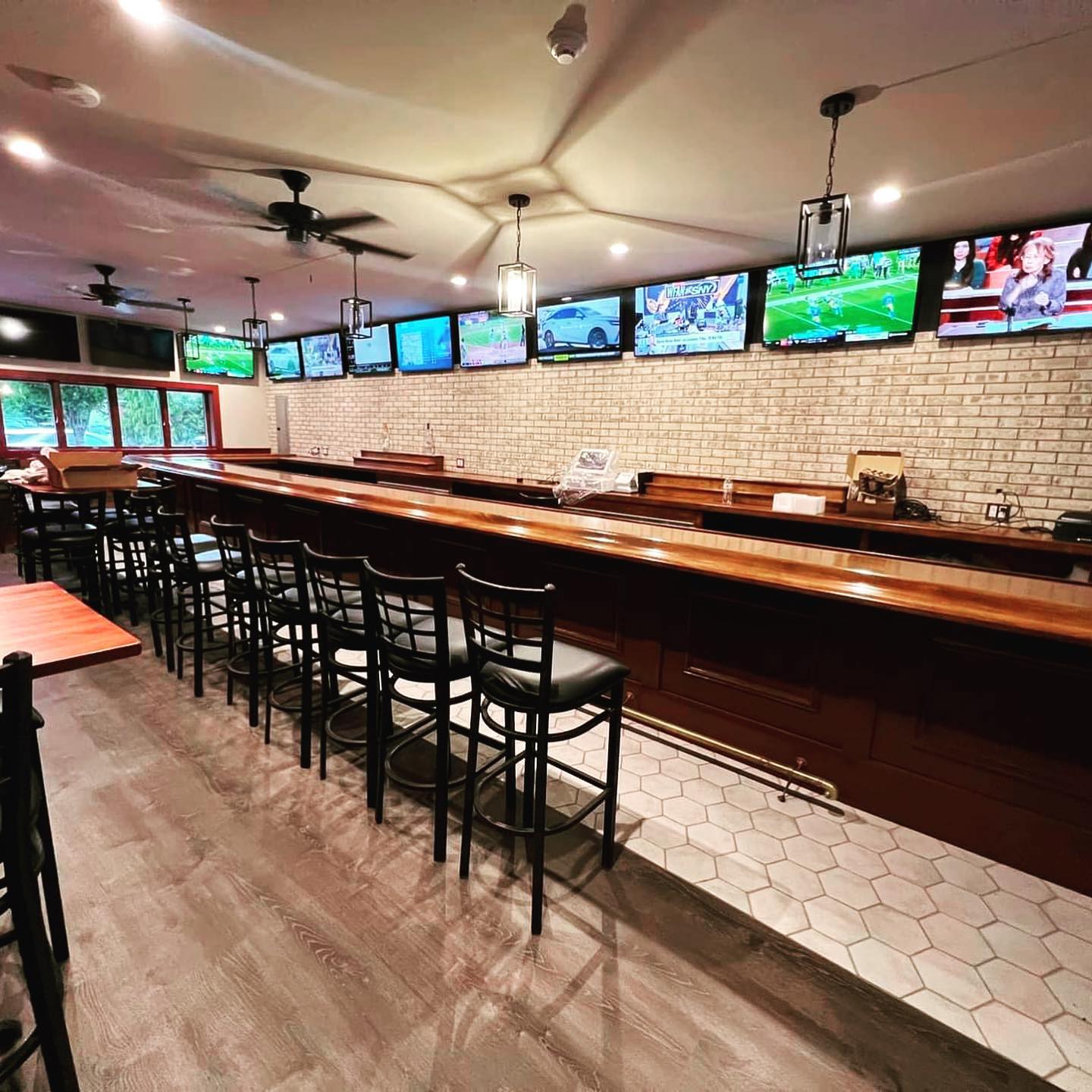Riley Fibbers Bar & Grill Set to Open in Selden at Old Neighbors Sports