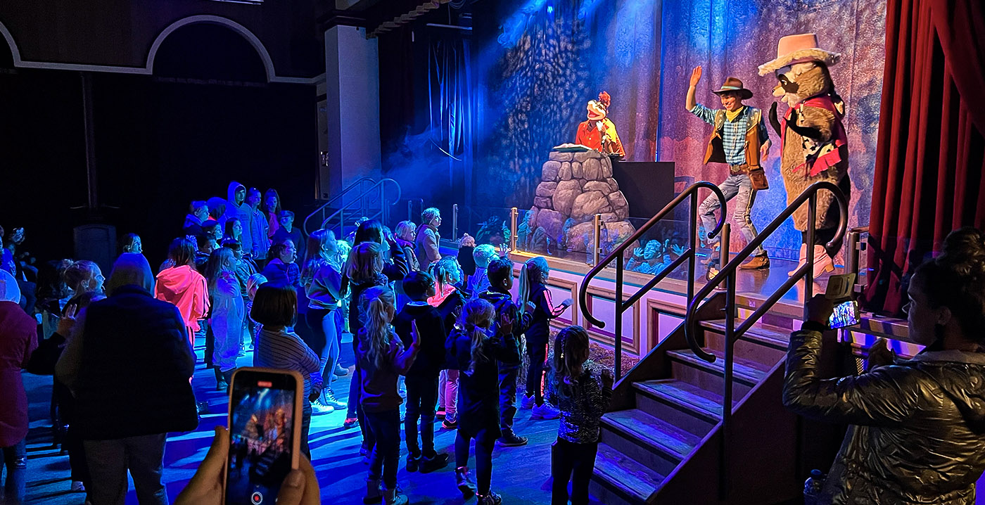 Foto S Nieuwe Theatershow Met Mysterieuze Mol In Attractiepark Slagharen Looopings Nl
