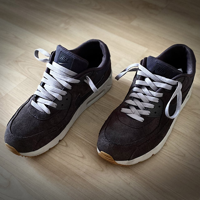 How to Lace Shoes for Wide Feet