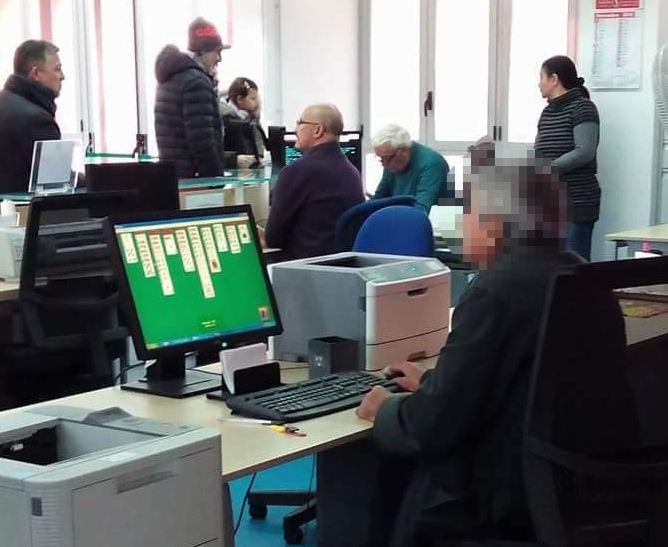 Lavorare Troppo Fa Male": Politico Calabrese Propone Di Non Fare Un Cazzo 7 Giorni A Settimana | Lo Statale Jonico 547_x_668_jpg
