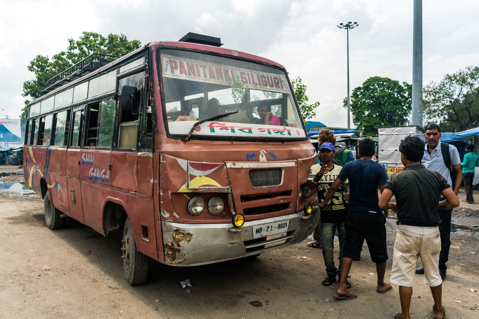 Quick guide to the India Nepal border crossing at Panitanki