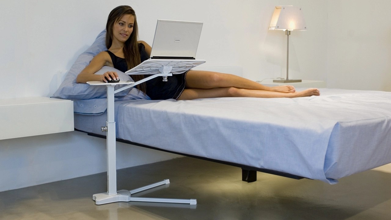 Use your laptop in bed Loungetek