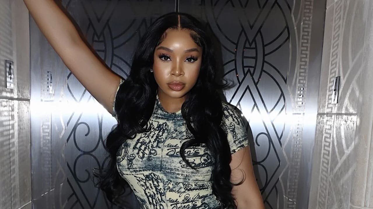 Lightskin Keisha Shows Off Baby Bump In Pregnancy Announcement [Photos