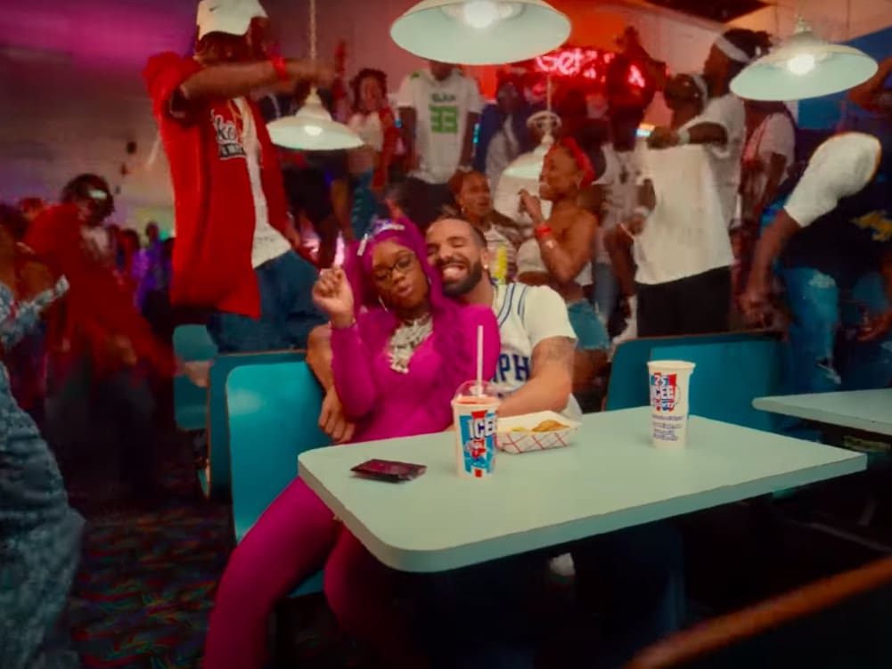 Drake Raps Over Metro Boomin’s “BBL Drizzy” Diss on New Sexyy Red Song | www.lovebscott.com