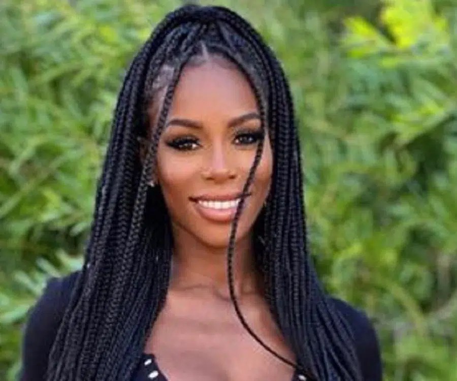 Ring Girl Lexi Williams Stuns Boxing Fans, Steals Show At Jake Paul Vs. Mike Tyson Event