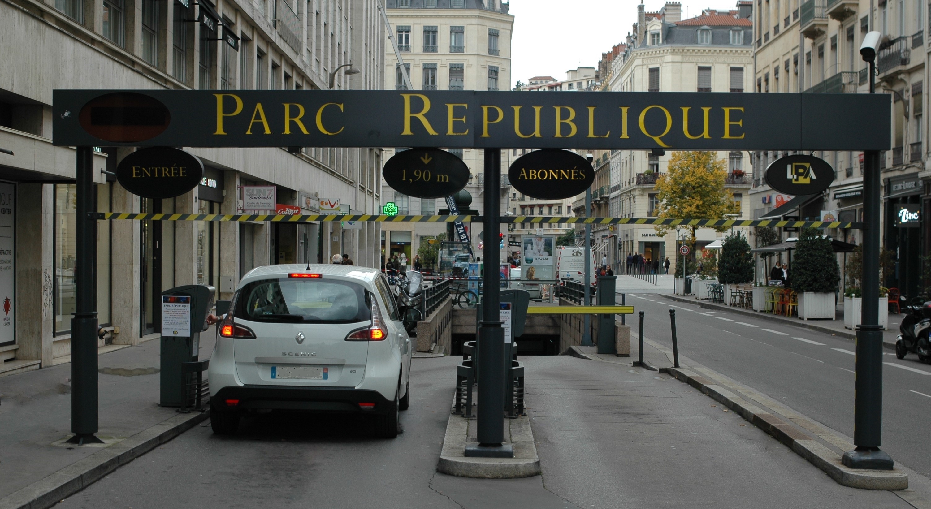 République Lyon Parc Auto