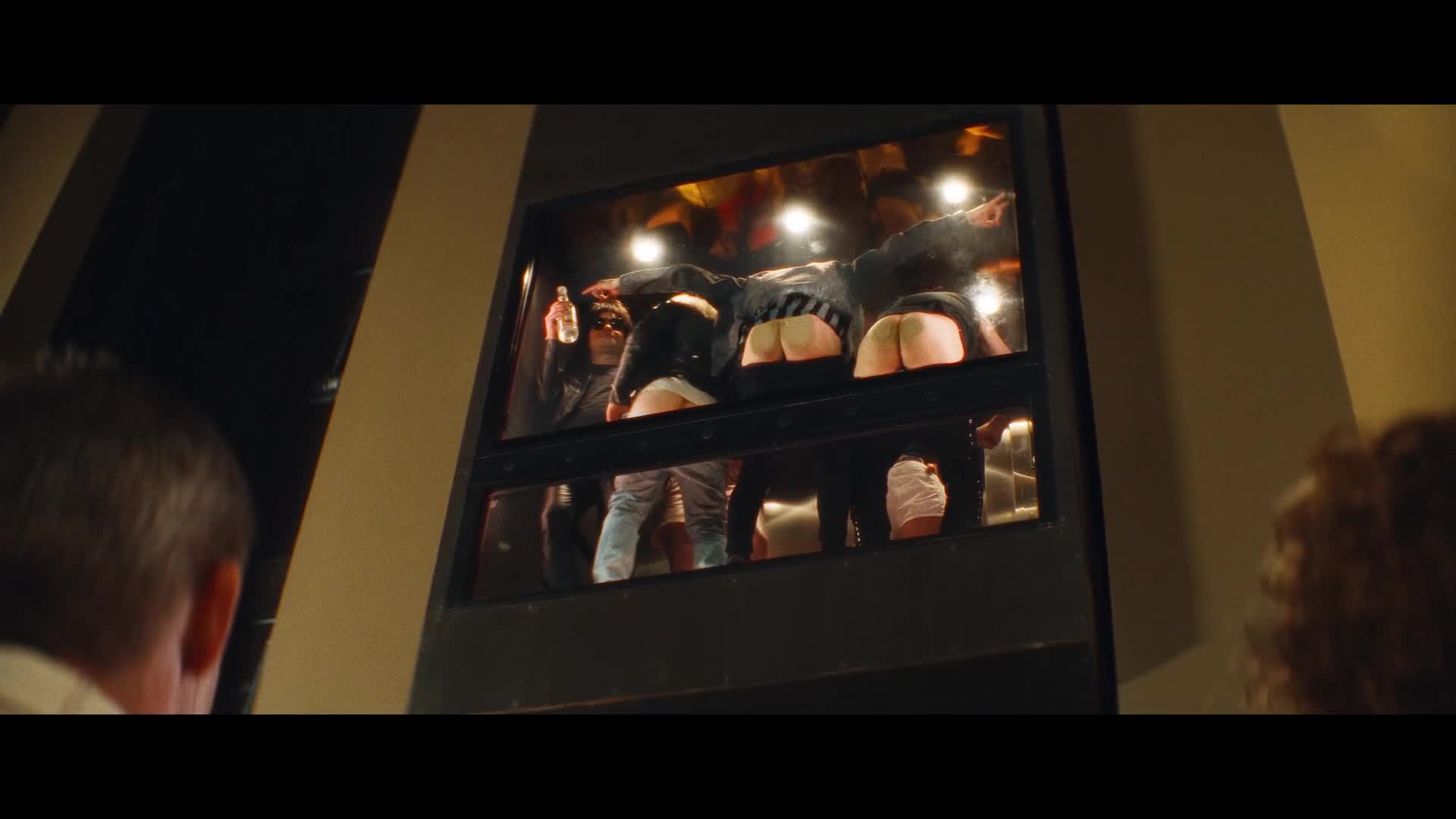 Douglas booth naked bum in the dirt | LPSG