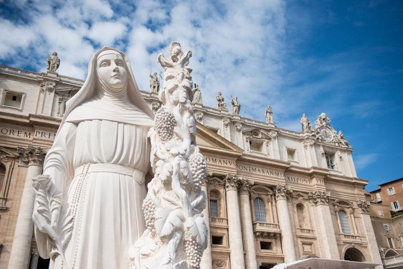 بالصور القديسة ريتا من صخر لبنان