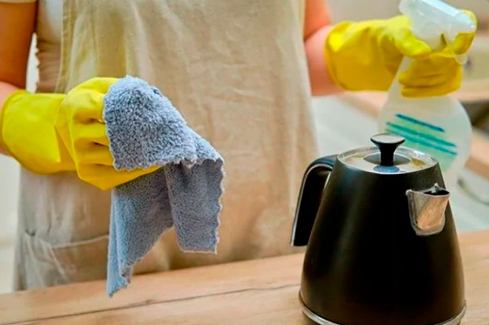 Cómo limpiar una pava eléctrica y sacarle todo el sarro