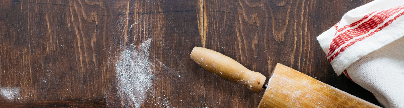 Scoop Cakes Lucky Leaf