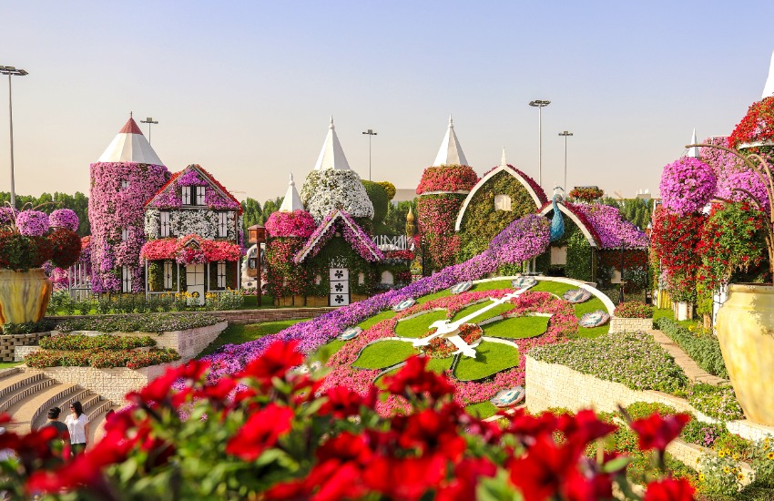 These Are 5 of the Most Beautiful Gardens Around the World Luggage