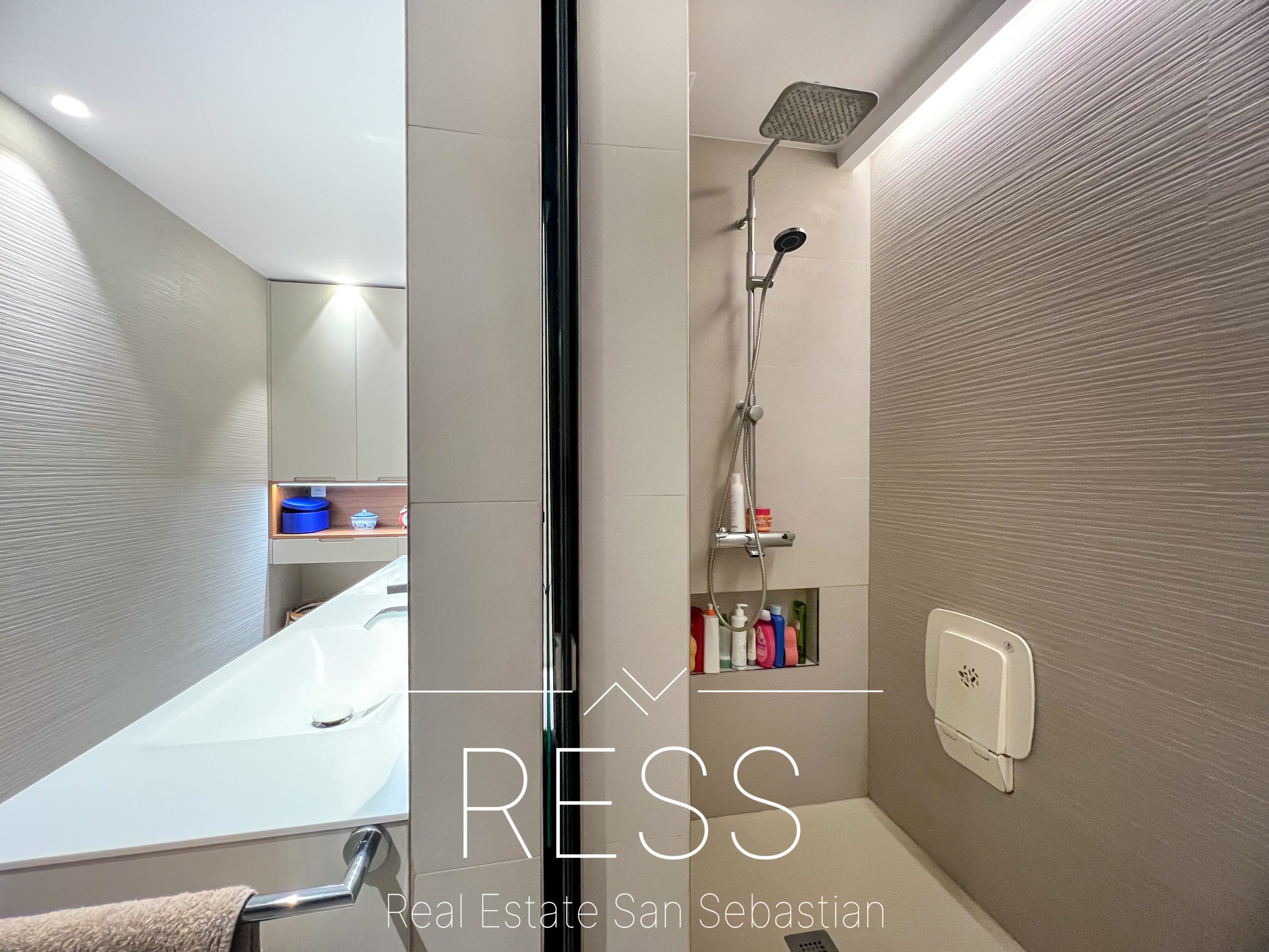 Piso en venta en Donostia con vistas sobre toda la ciudad de San