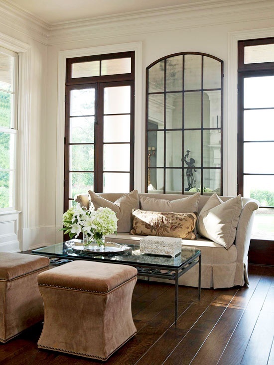 HOW TO USE MIRRORS TO CREATE SPACE