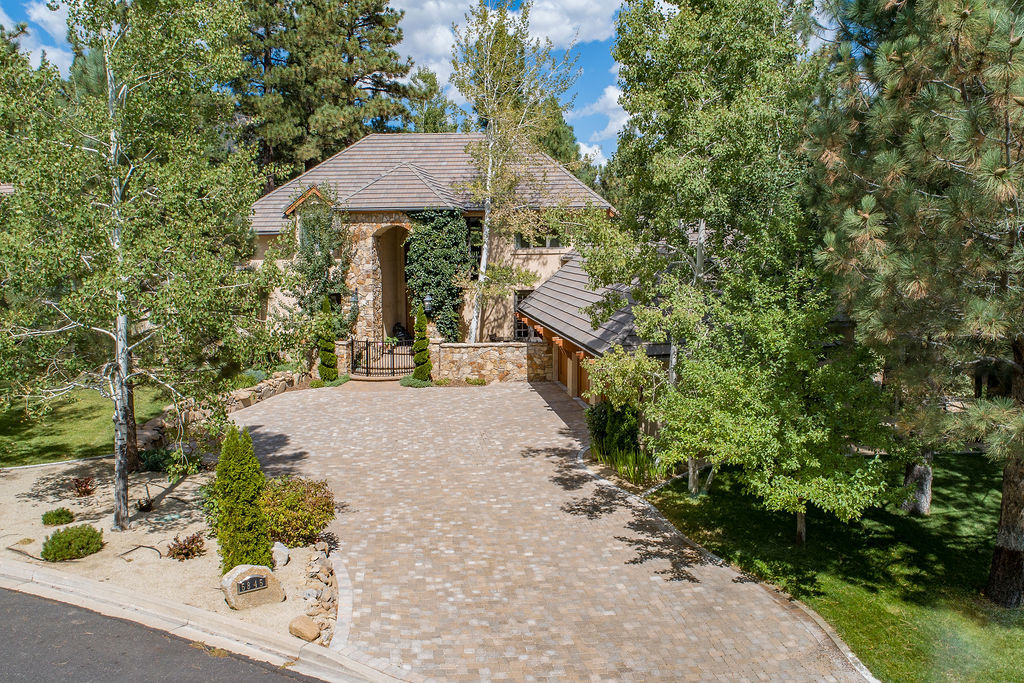 Beautiful Custom Home on Montrêux’s 12th Fairway!