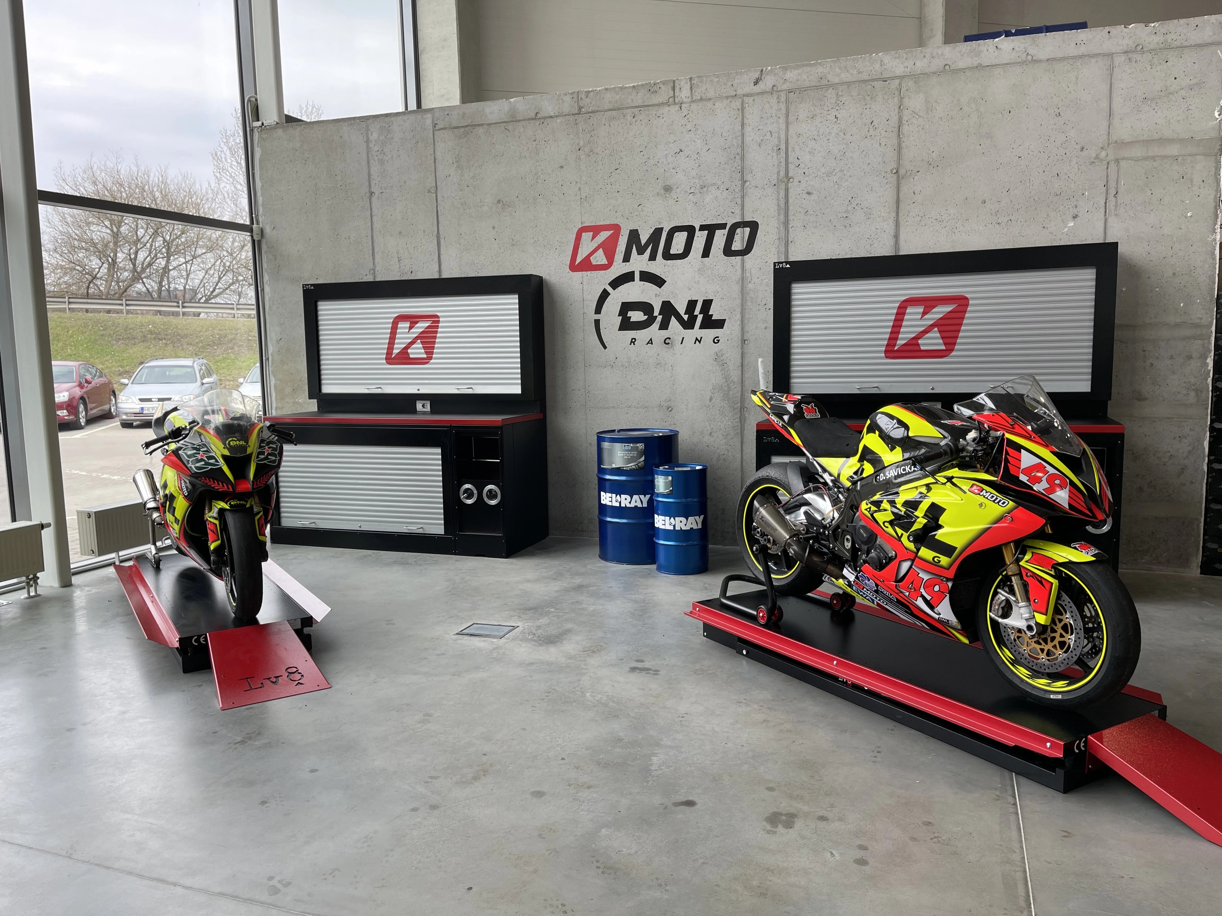 Workbenches for car motorcycle and body shop 100 Made in