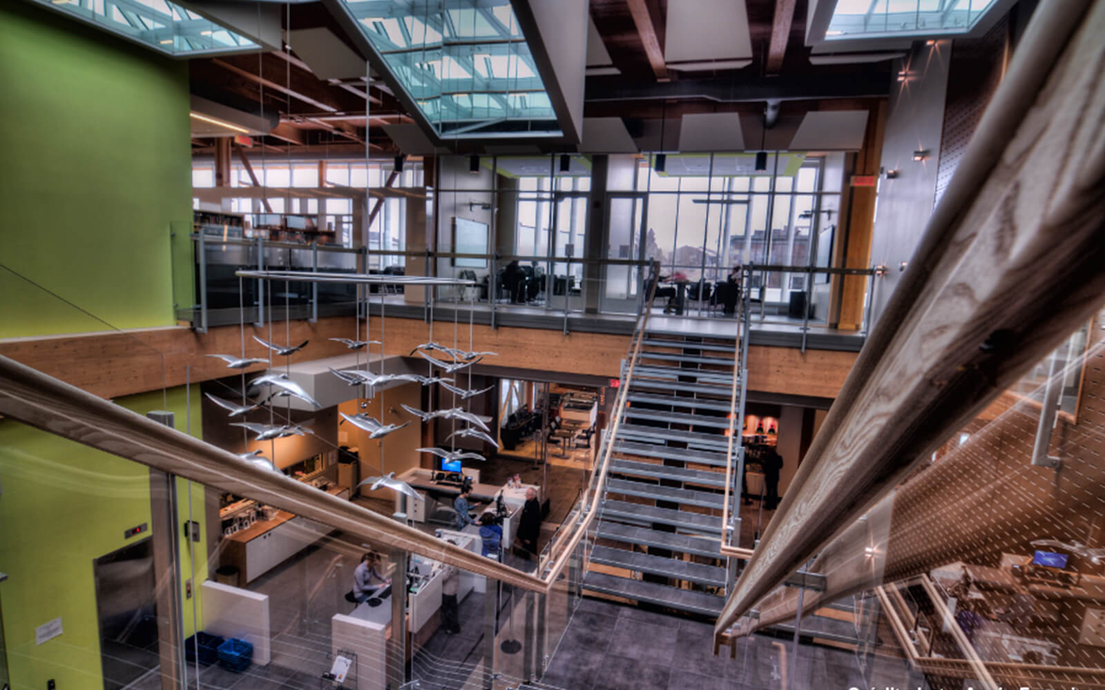 Aménagement bibliothèque Meuble intégré comptoir de services