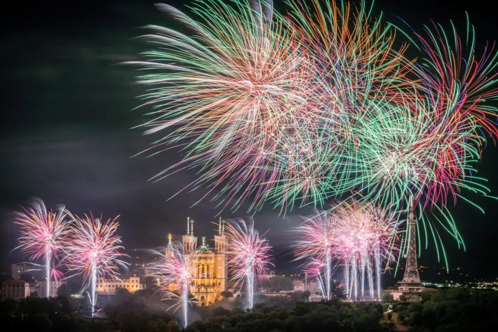 Feu D'artifice Ares 14 Juillet Jerome Colon Trending