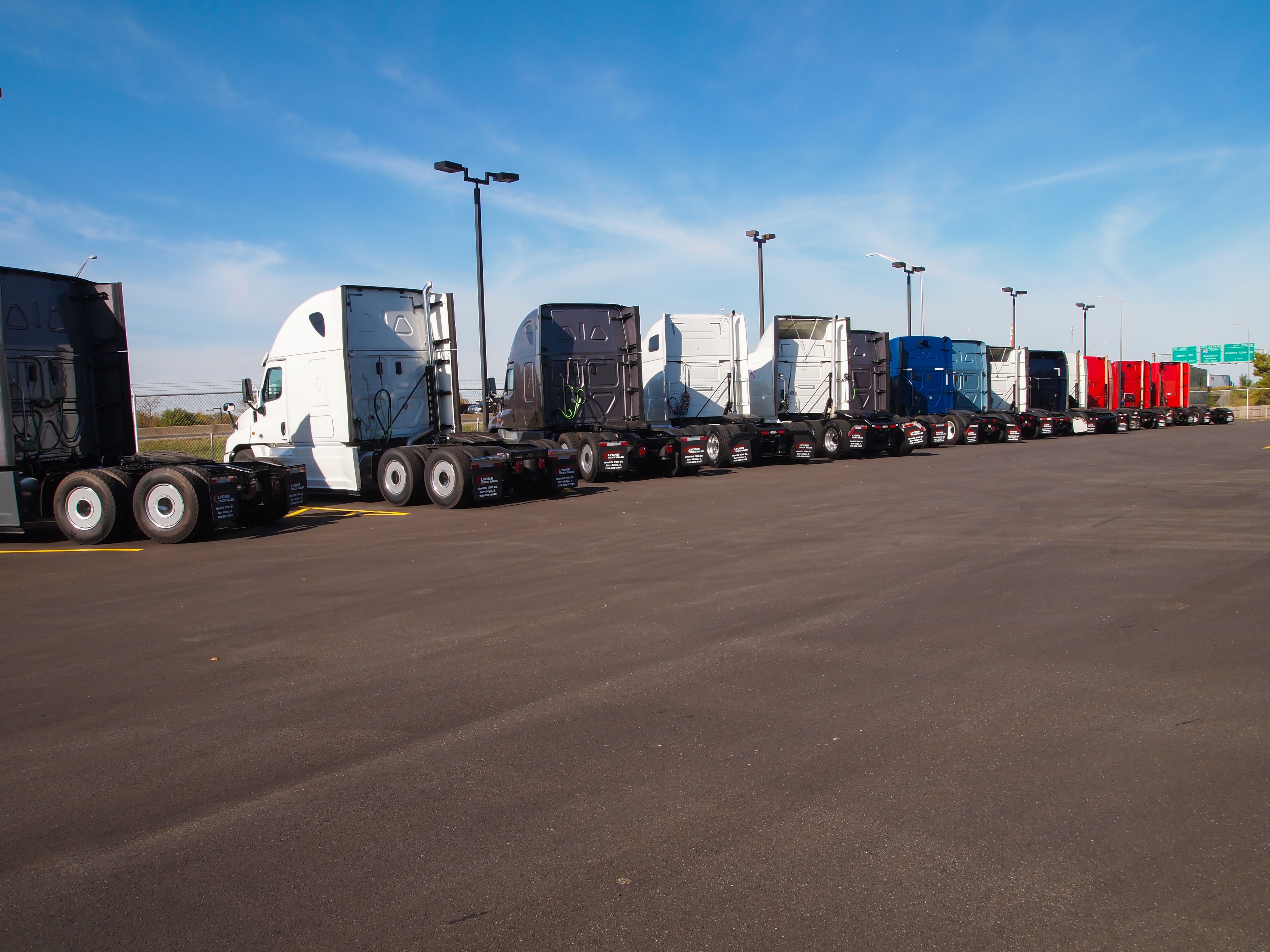 About Lyons Truck Sales Burr Ridge, IL Buying Experience