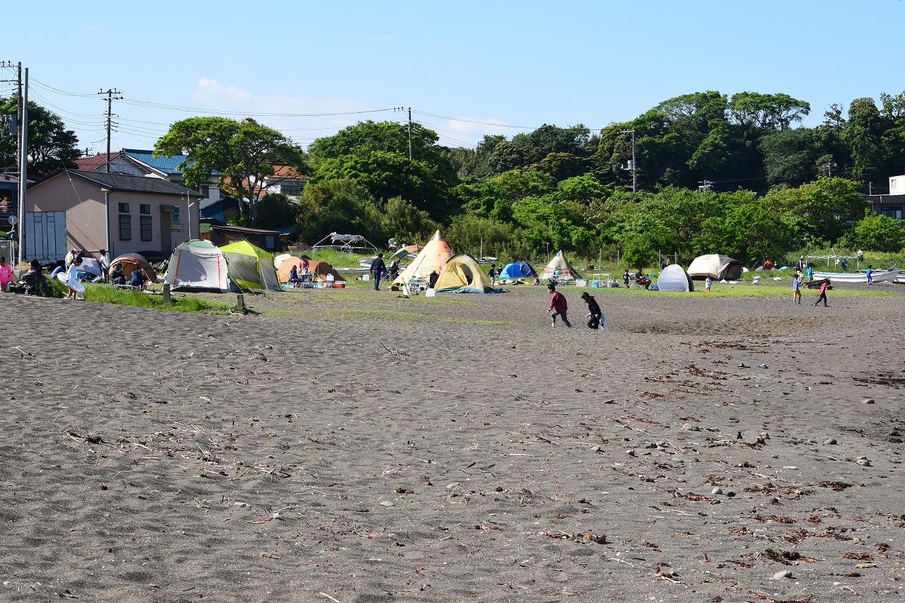 GW後半(2018.5.4)の三戸浜海岸。 三浦半島ビーチマップ