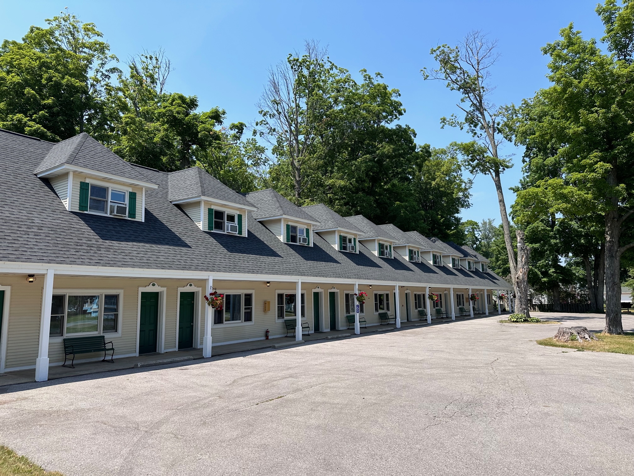 Maple Lane Resort M22 Inn