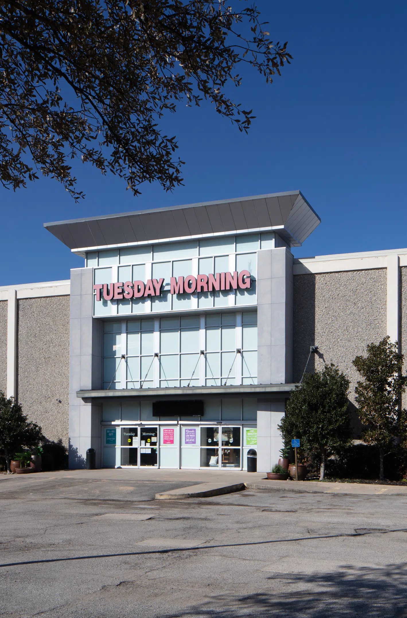 Tuesday Morning Urban Industrial Commercial Real Estate Project M2G