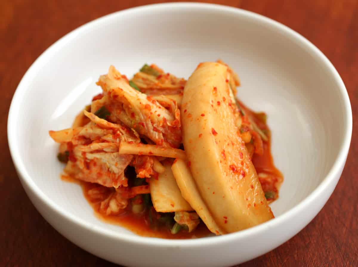 Rice cake soup (Tteokguk) recipe