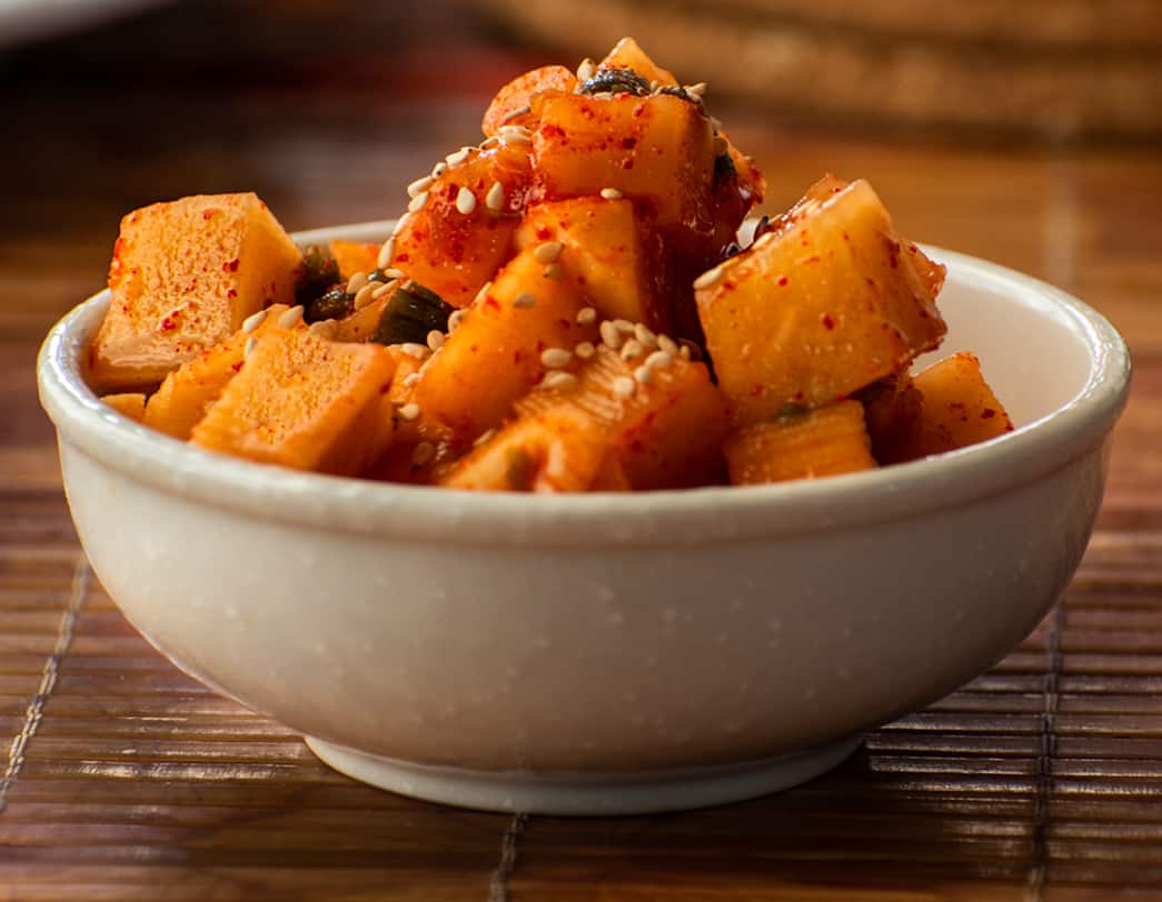 Kkakdugi (Cubed radish kimchi) recipe